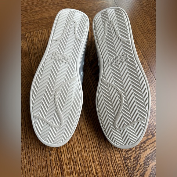 Johnston & Murphy Gray Men's Slip-On Shoes - Picture 4 of 4